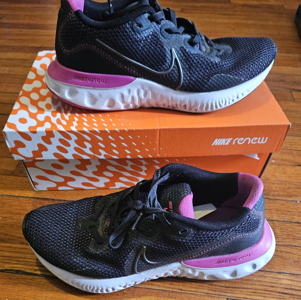 Nike Renew Run Womens 8.5 Black